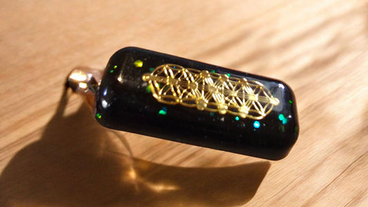 DNA Light Code Orgonite Pendant – Orgone Reiki & Scalar Infused Shungite & Magnetite Crystals 5cm